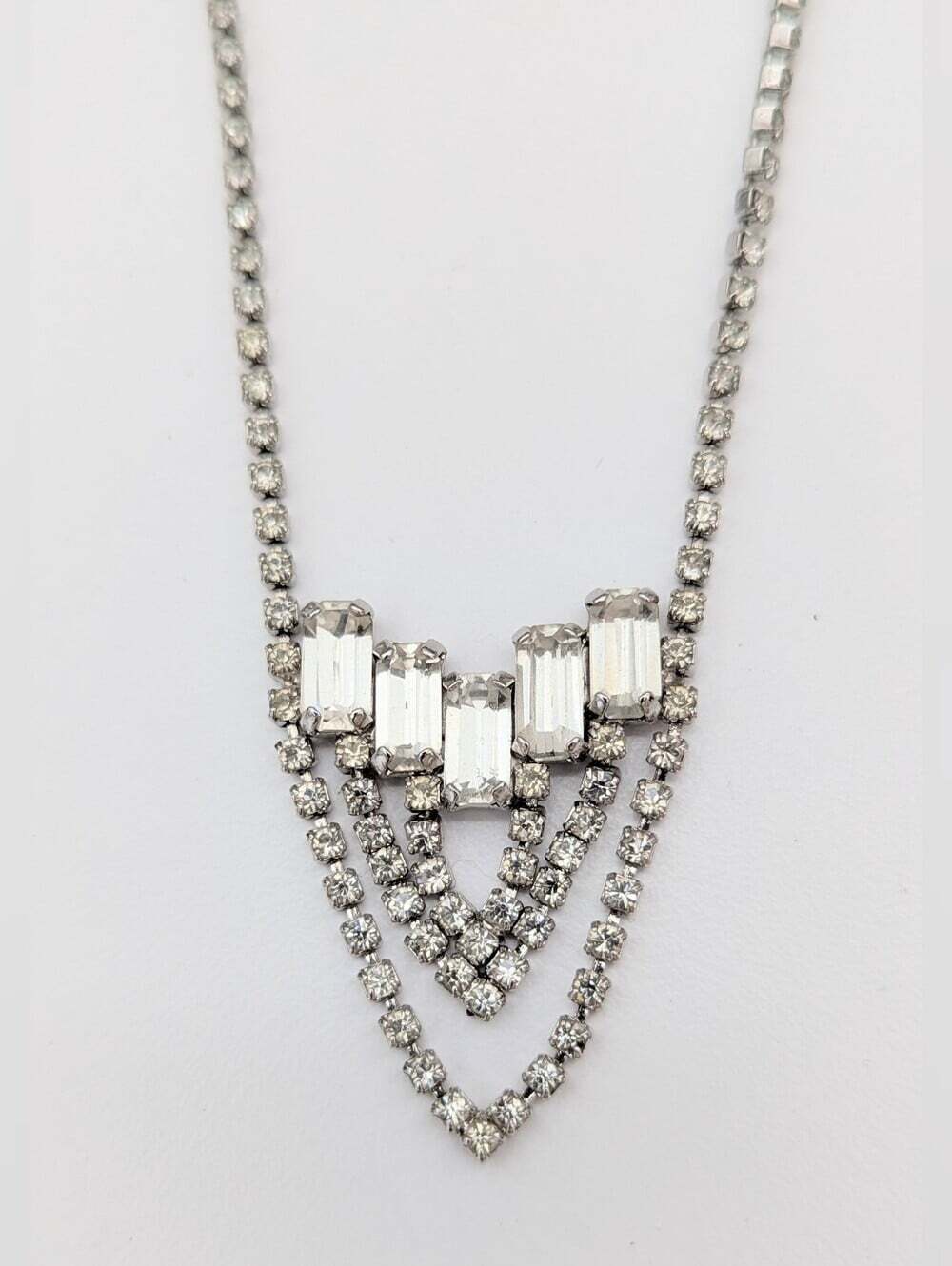 Elegant Vintage-Inspired Silver-Tone Clear Rhinestone Statement Piece Necklace